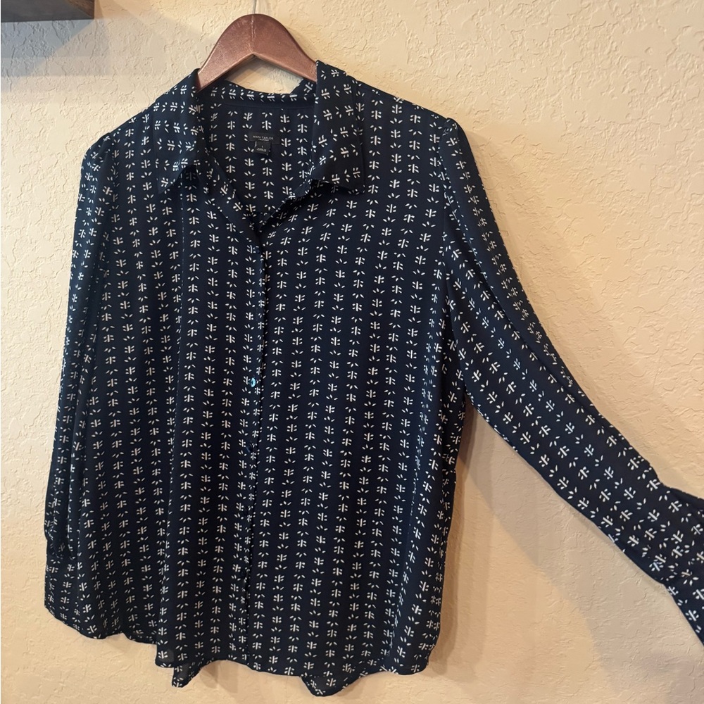 Ann Taylor Black and White Casual Button Down Shirt